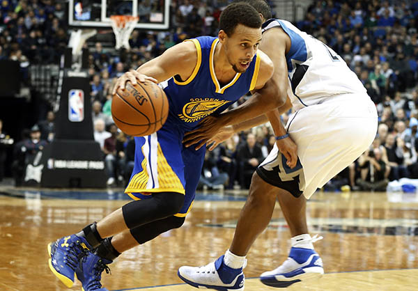 Curry tallies 46 as Warriors collect 10th straight win