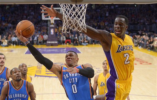 NBA Wrap: Spurs tie franchise-best start; Thunder turn back Lakers