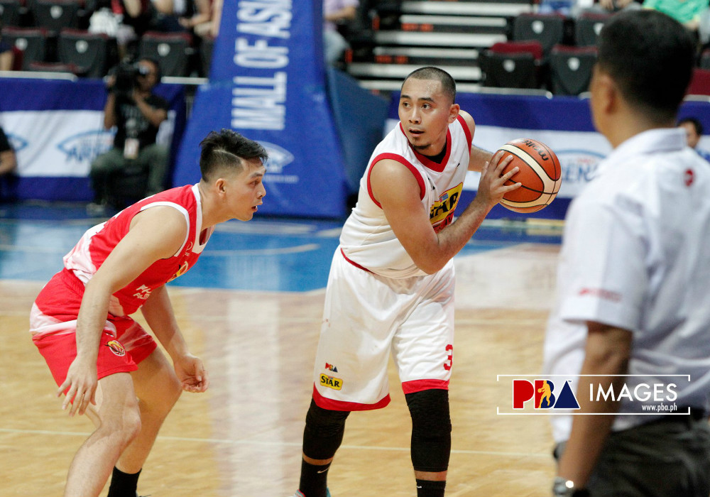 With blowout win, Lee says Hotshots starting to build chemistry 