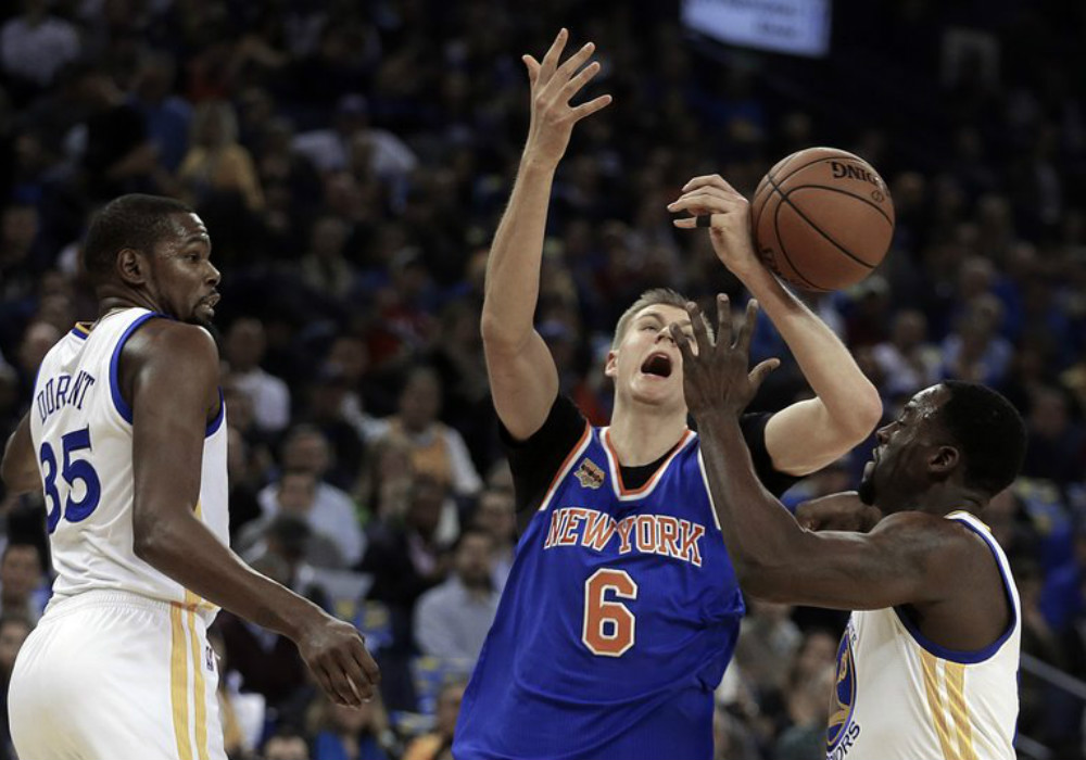 Another efficient passing night leads Warriors past Knicks