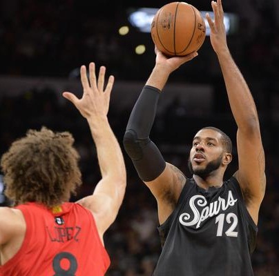 Aldridge's season-high 33 help Spurs hold off Bulls