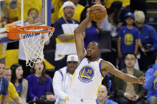Durant powers Warriors to Game 1 win over Cavs