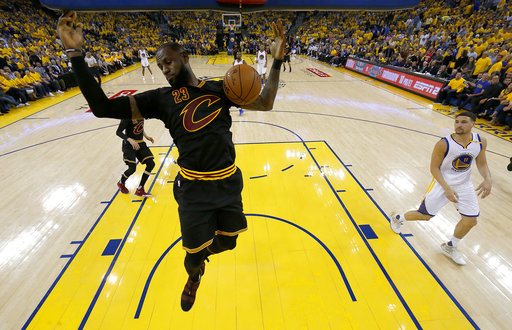No longer NBA champions, Cavaliers are now chasing Warriors 