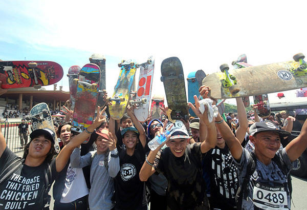 Pinoy skateboarders surpass record, await Guinness verdict