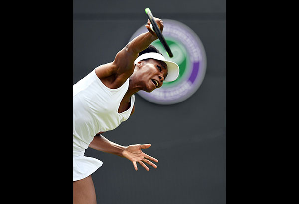 Venus weeps over mishap; Wawrinka booted out