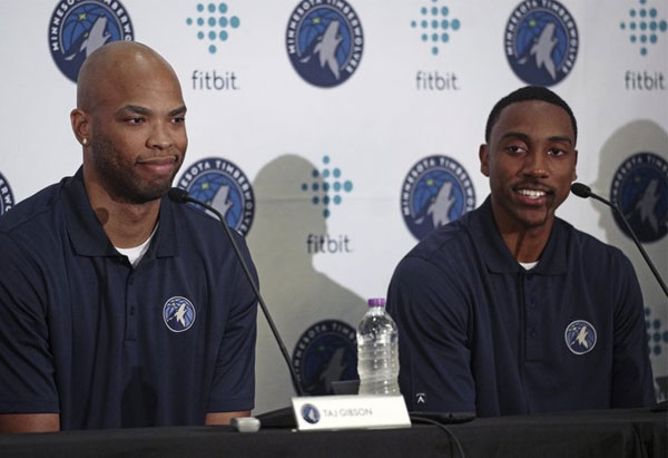 Wolves sign Gibson, Teague, finalize latest step in overhaul