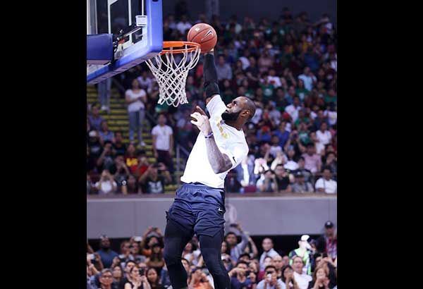 LeBron wows, inspires in â��Strive for Greatnessâ��     