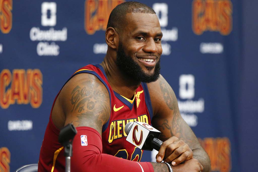 LeBron tests ankle in practice, status for opener unclear