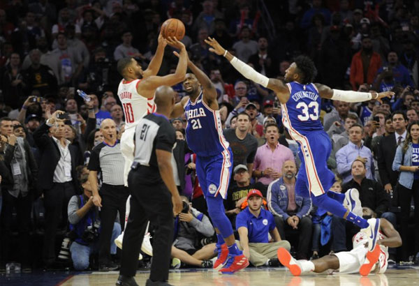 Gordon hits game-winning 3 at buzzer as Rockets escape 76ers