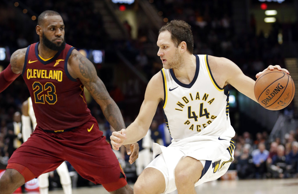 Cavs drop 4th straight, Pacers roll to 124-107 win
