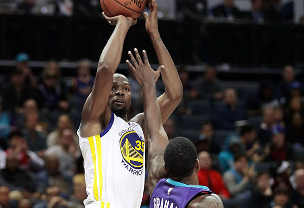 Depleted Warriors lean on Durant vs Hornets