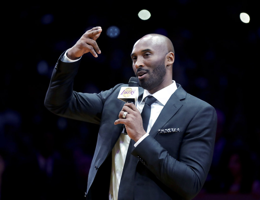 Lakers retire Kobe Bryant's 8 and 24 jerseys | Philstar.com1024 x 789