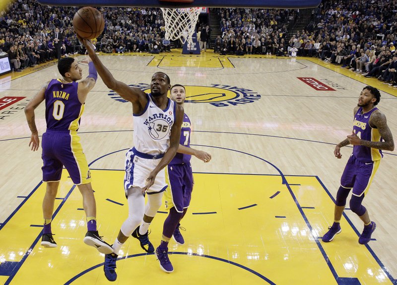  Durant leads Warriors past Lakers for 11th straight win