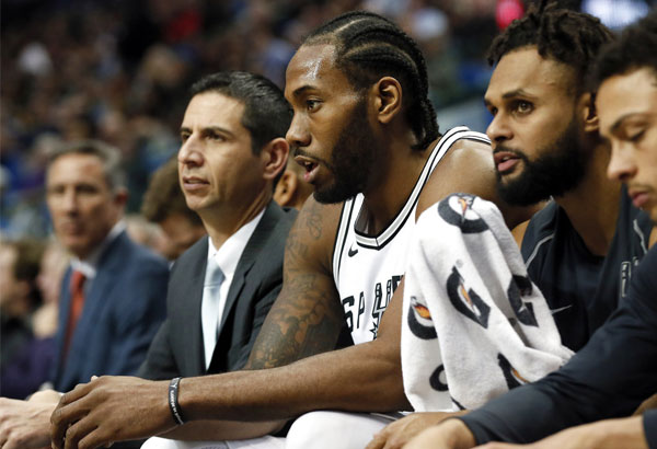 Spurs' Leonard out indefinitely to continue injury rehab