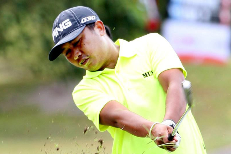 Ababa seizes two-shot lead