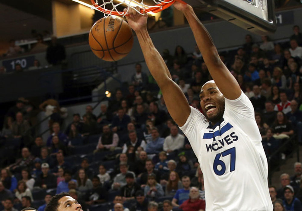 Gibson leads pack of Wolves in hunting down Lakers
