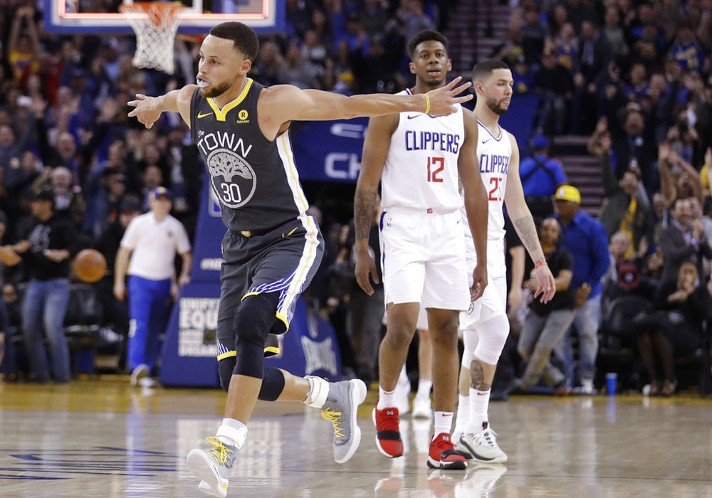 Curry dumps 44 points as Warriors repel late rally by Clippers
