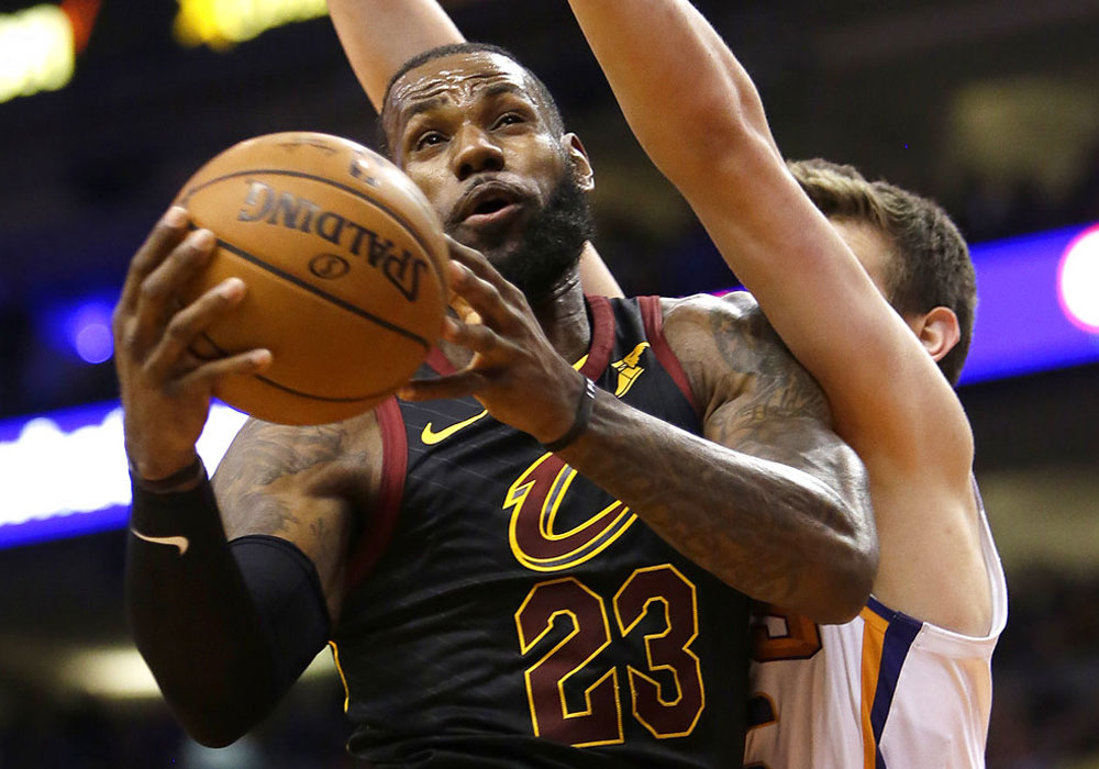 LeBron posts 69th triple-double as Cavs trample lowly Suns