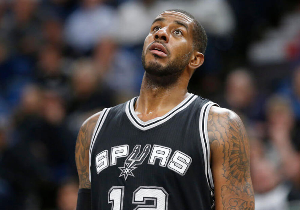 Aldridge's double-double helps Spurs rout Warriors