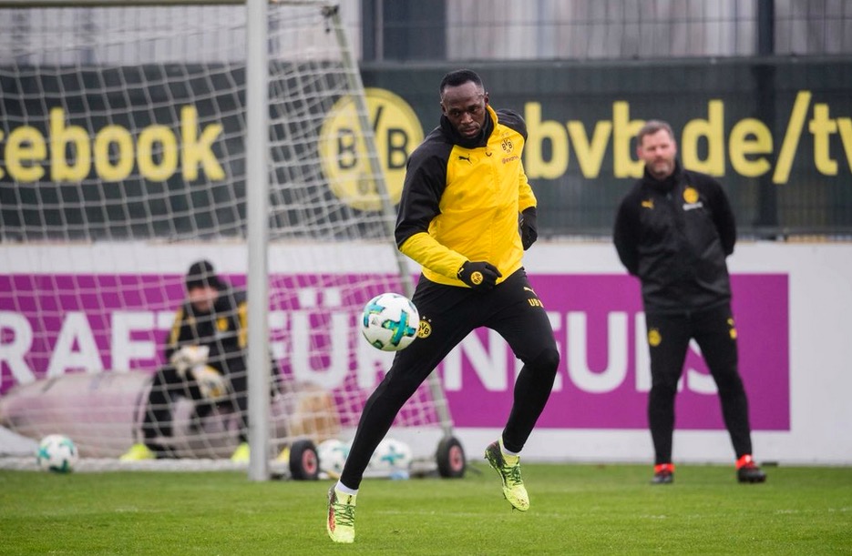 LOOK: Usain Bolt trains with German football team