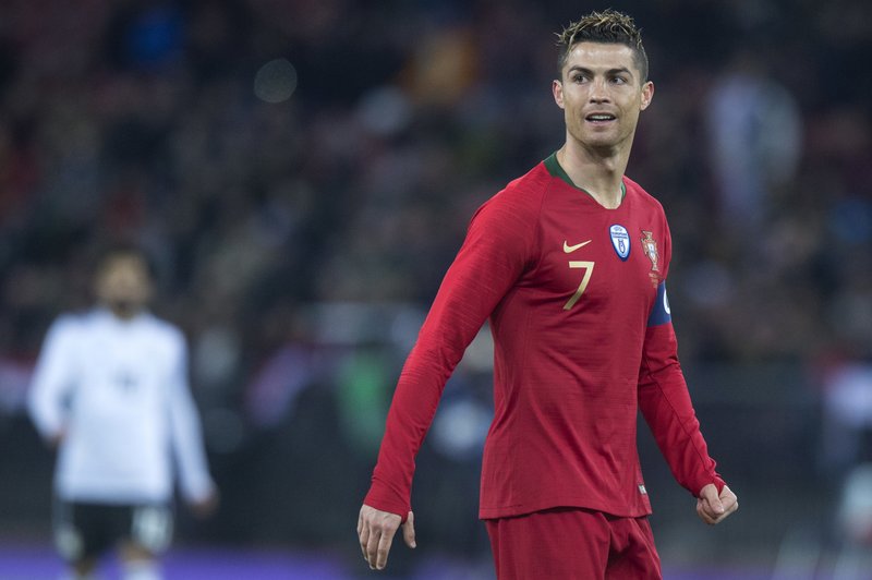 Ronaldo scores twice in added time, Portugal beats Egypt 2-1