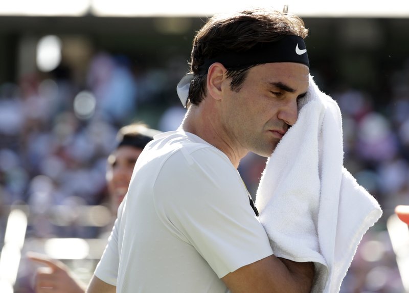 Federer loses match and No. 1 ranking at Miami Open