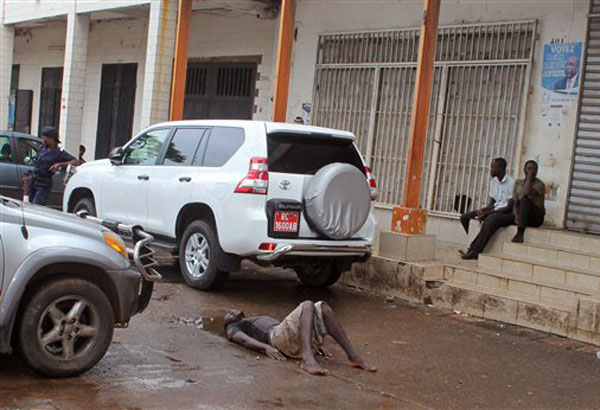 Ebola death toll in West Africa passes 1,000