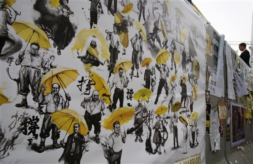 Hong Kong police move to close last protest site