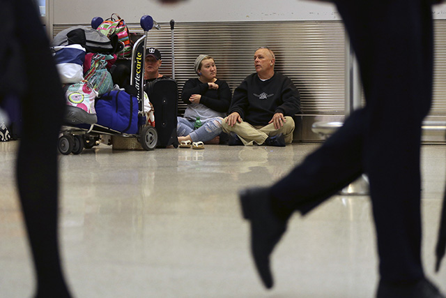 Airlines cancel thousands of flights as big storm advances