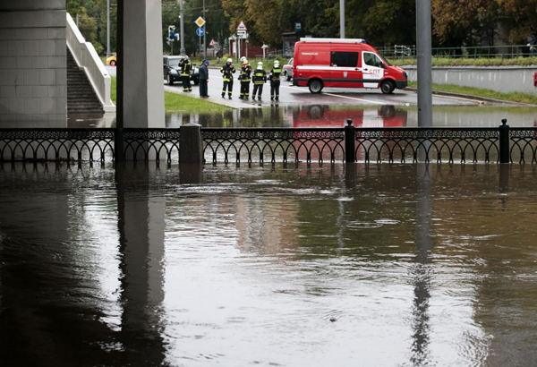 Heavy rain causes Moscow river to overflow, floods streets | World ...