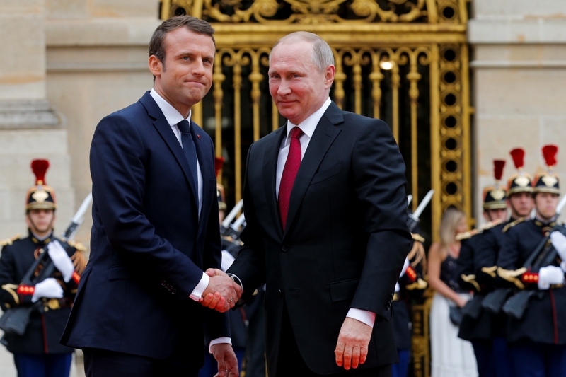 French president flexes diplomatic muscles in Putin meeting