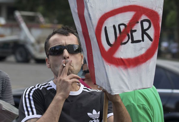 Uber's airport service in Madrid under attack from town hall