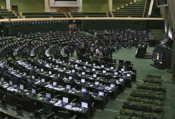 Iran lawmakers raise missile, Guard spending to challenge US