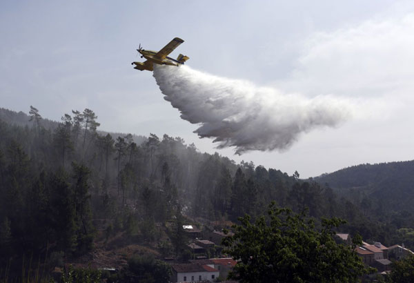 3,000 firefighters in Portugal combat raging wildfire