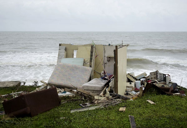 Hurricane Maria lashing Turks and Caicos Islands