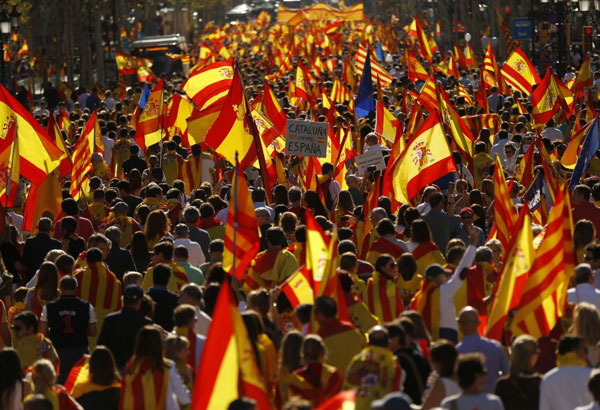 Hundreds of thousands rally against Catalonia secession