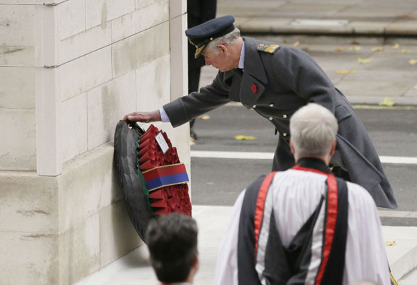 Prince Charles stands in for queen at war memorial ceremony