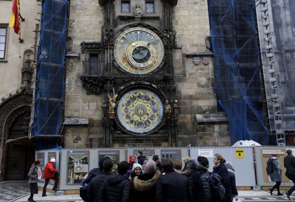 Prague astronomical clock to be removed for restoration