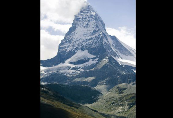 13,000 tourists stuck in Matterhorn town amid avalanche risk