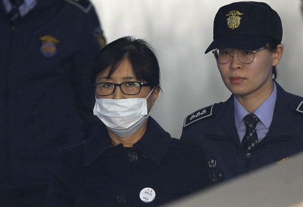Friend of ex-S. Korean president, Lotte chairman get prison