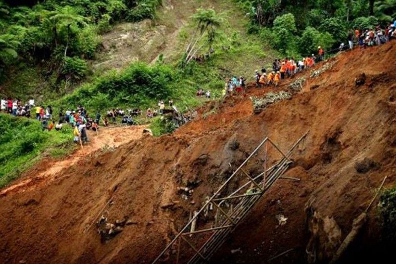 Biktima sa landslide sa Naga makabalik na