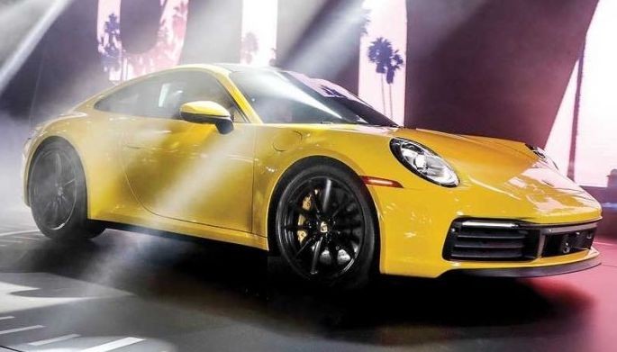The new Porsche 911&mdash;The design icon of the sports car world