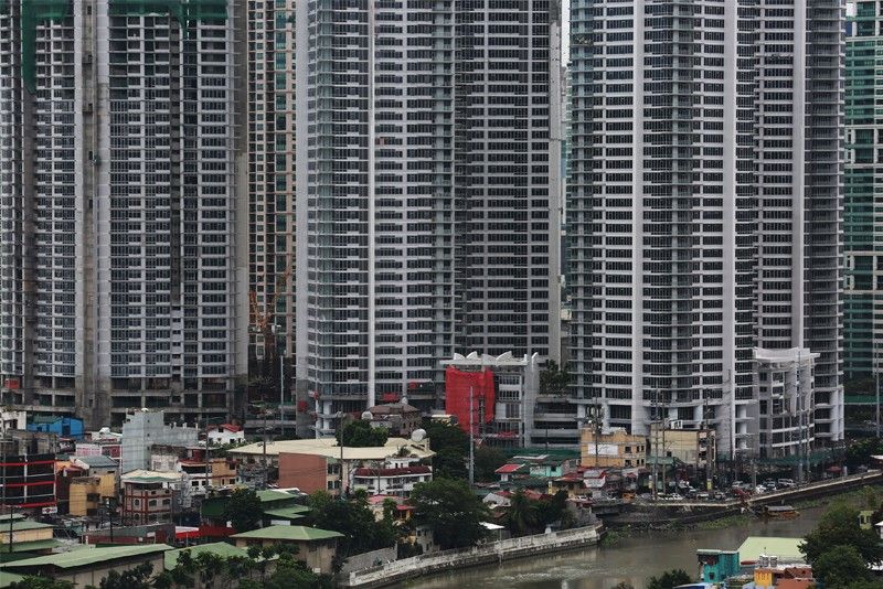 Fitch affirms Philippinesâ investment grade but warns overheating risks 'remain in place'