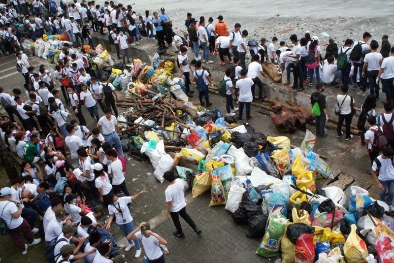 DENR: Private sector to help fund Manila Bay cleanup