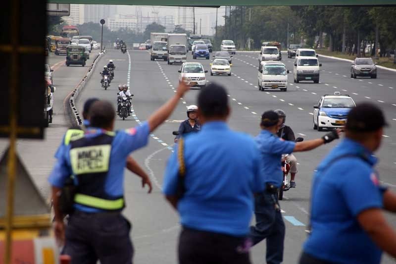 Trapik sa Metro Manila, bahagya nang luluwag