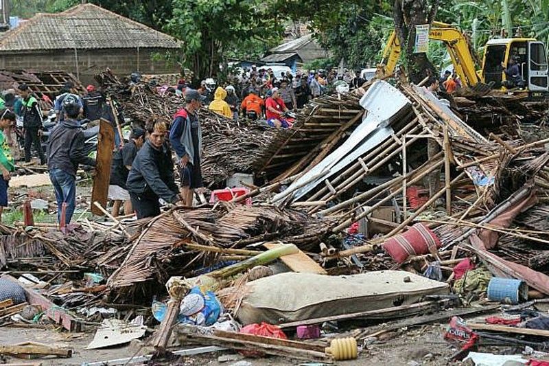 Cardinal Tagle seeks prayers for Indonesia tsunami victims