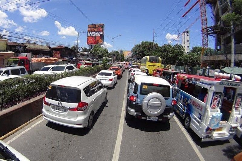 More cars, narrow roads blamed for traffic woes