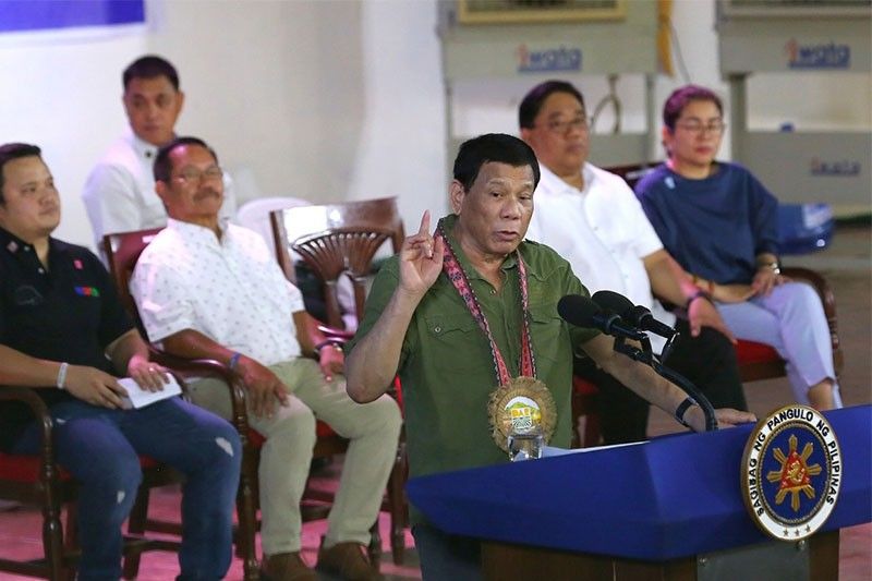 Duterte story about touching sleeping househelp not obscene â�� Palace