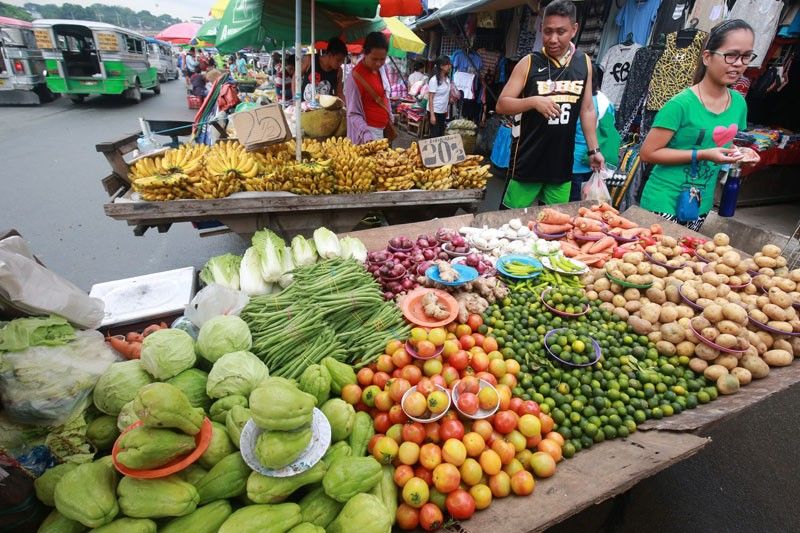 Monthly inflation rate finally falls within target in February