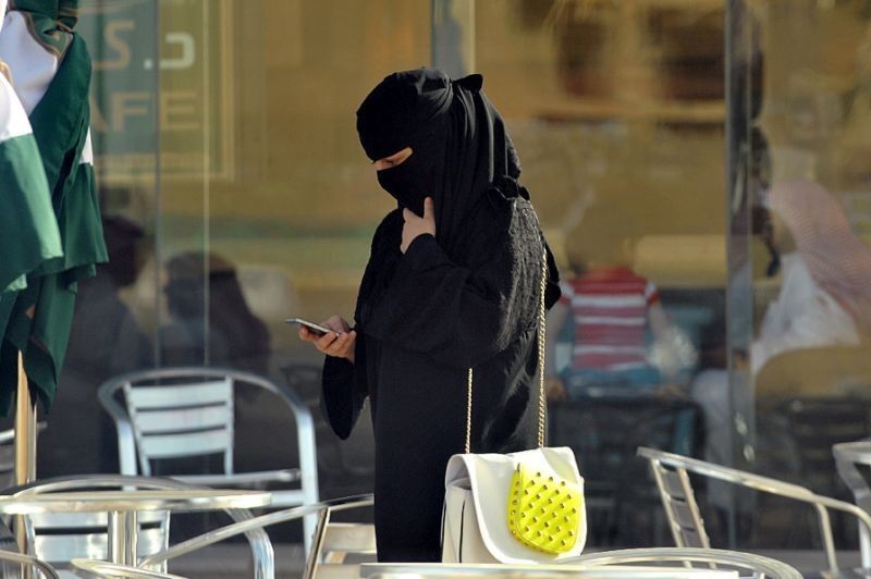 Saudi to notify women of divorce by text message